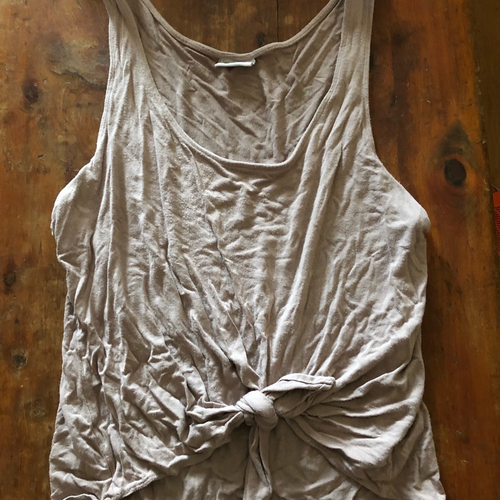 Front tie knot tank